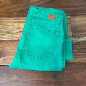 Green cigarette mid rise Jeans 25 x 30.